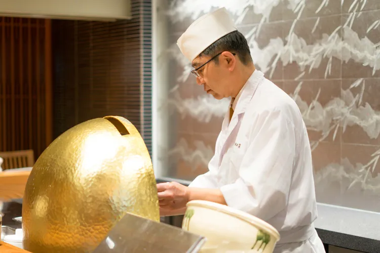 職人料理長。業者提供