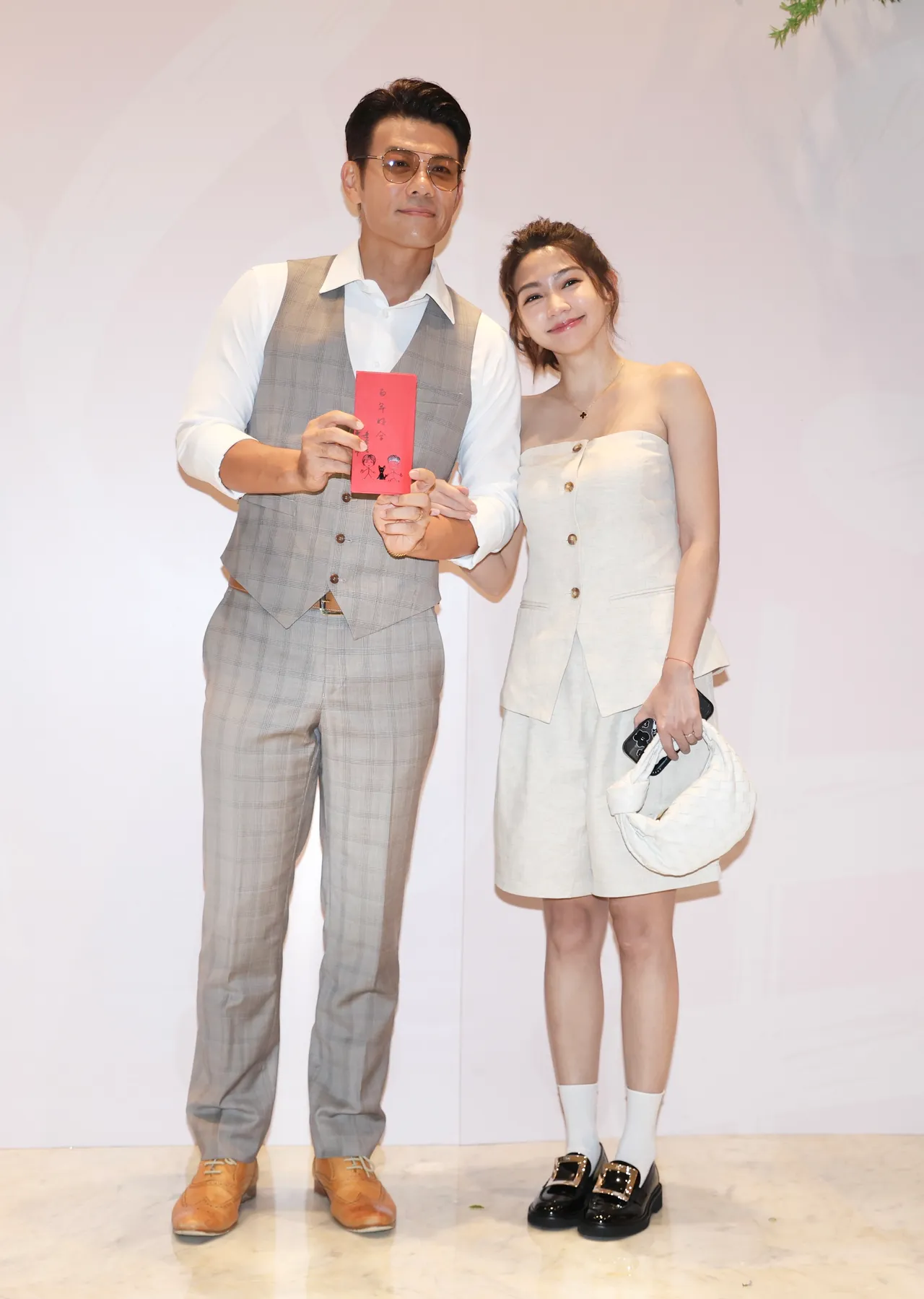 曾智希穿得好可爱与陈志强来婚礼。彭欣伟摄影