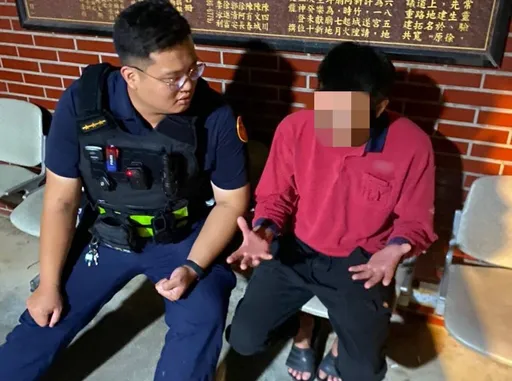 男子經濟壓力大深夜呆坐土地公廟旁 大園警關懷開導陪返家
