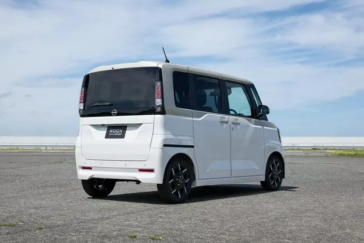 全新Roox繼續提供自然進氣與輕度渦輪增壓引擎，並搭配CVT變速箱，符合Kei Car法規下的660c.c.規格。原廠照片