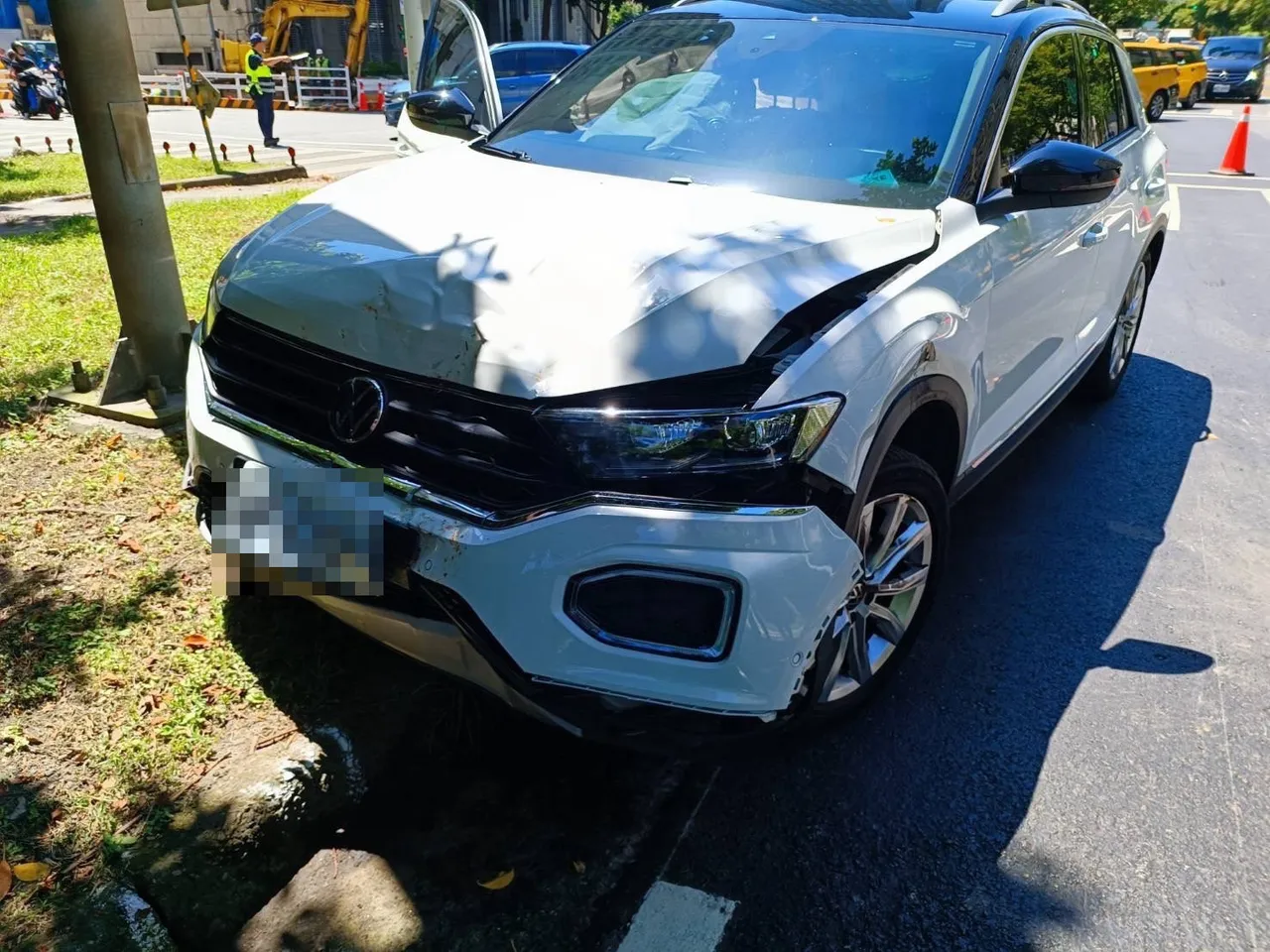 肇事小客车。警方提供