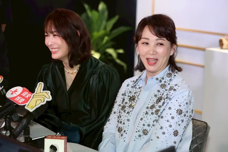 賈永婕（左）與郁方。彭欣偉攝