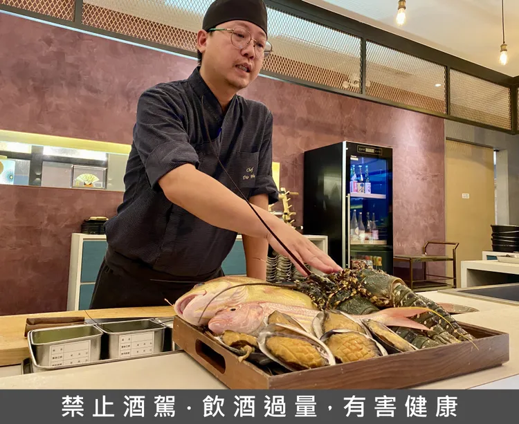 板前料理以在地大溪漁港捕獲海鮮及進口鮑魚等食材呈現。莊偉祺攝