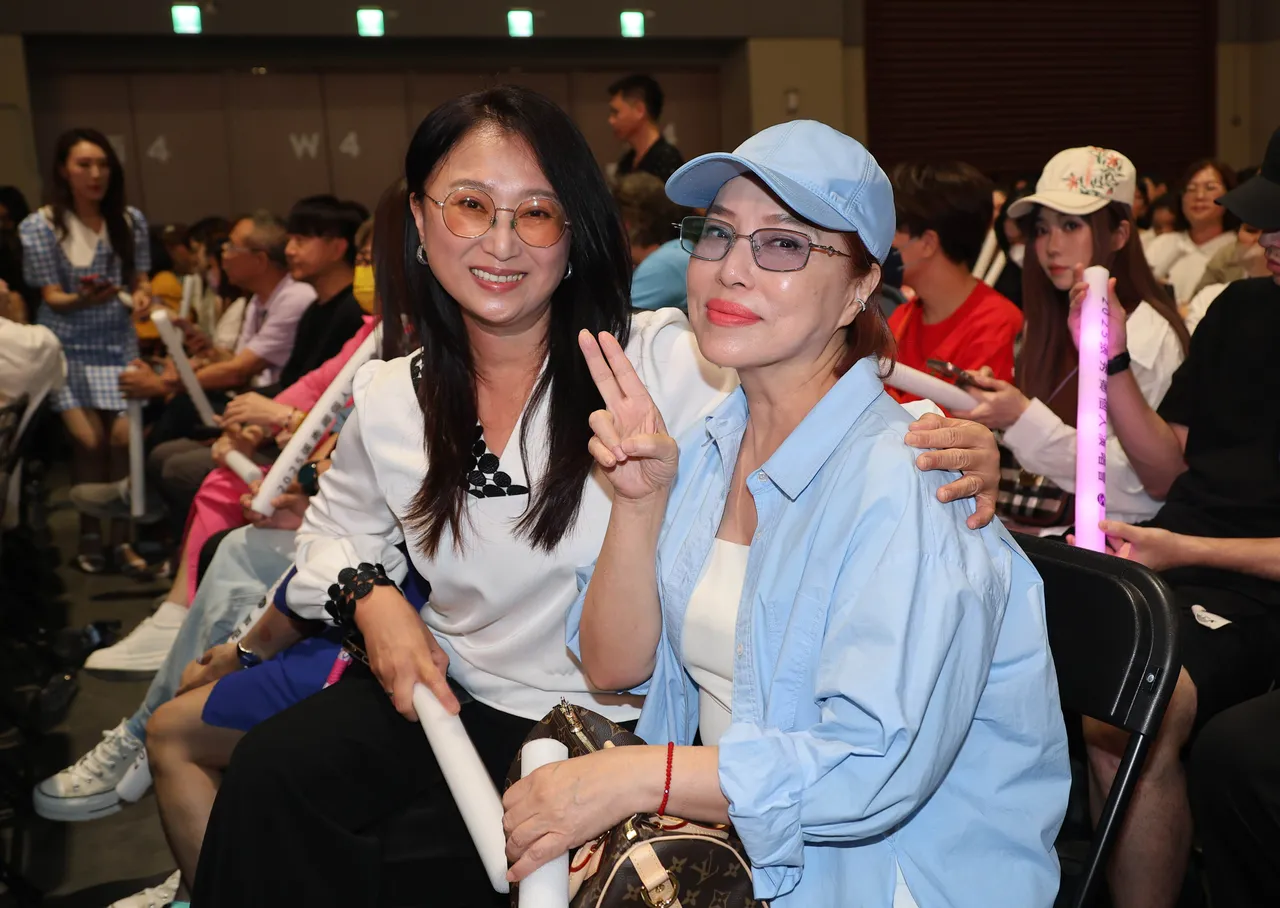 葉璦菱、王瑞霞到場聆聽。名人演藝事業提供