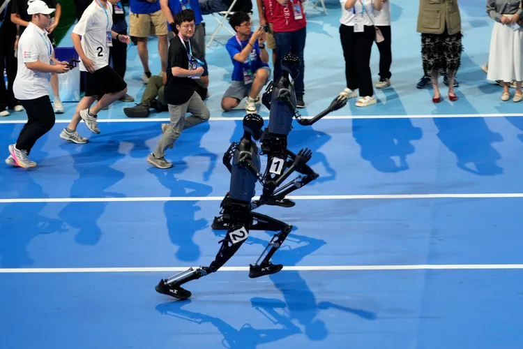 機器人短跑比賽。美聯社