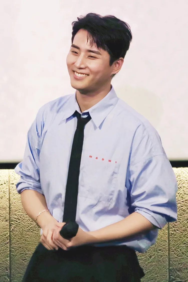 Young K清唱《Time of Our Life》。采昌國際提供