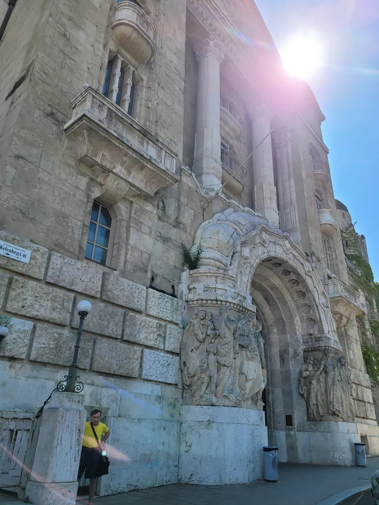 百年溫泉浴場入口。時代創藝提供