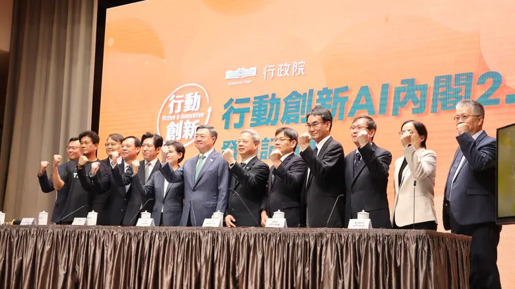 卓榮泰今率新任內閣成員召開記者會。記者葉家瑋攝