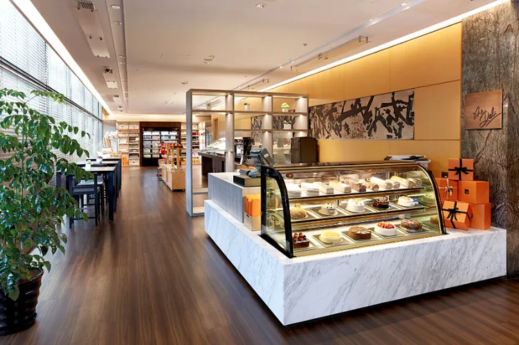 台北喜來登今年暑假與福岡人氣麵包店「MOROPAIN」合作，為台灣消費者帶來多款與日本福岡同步的人氣蜜瓜包、國際競賽大獎推崇的葡萄園蜂蜜麵包等美味。業者提供