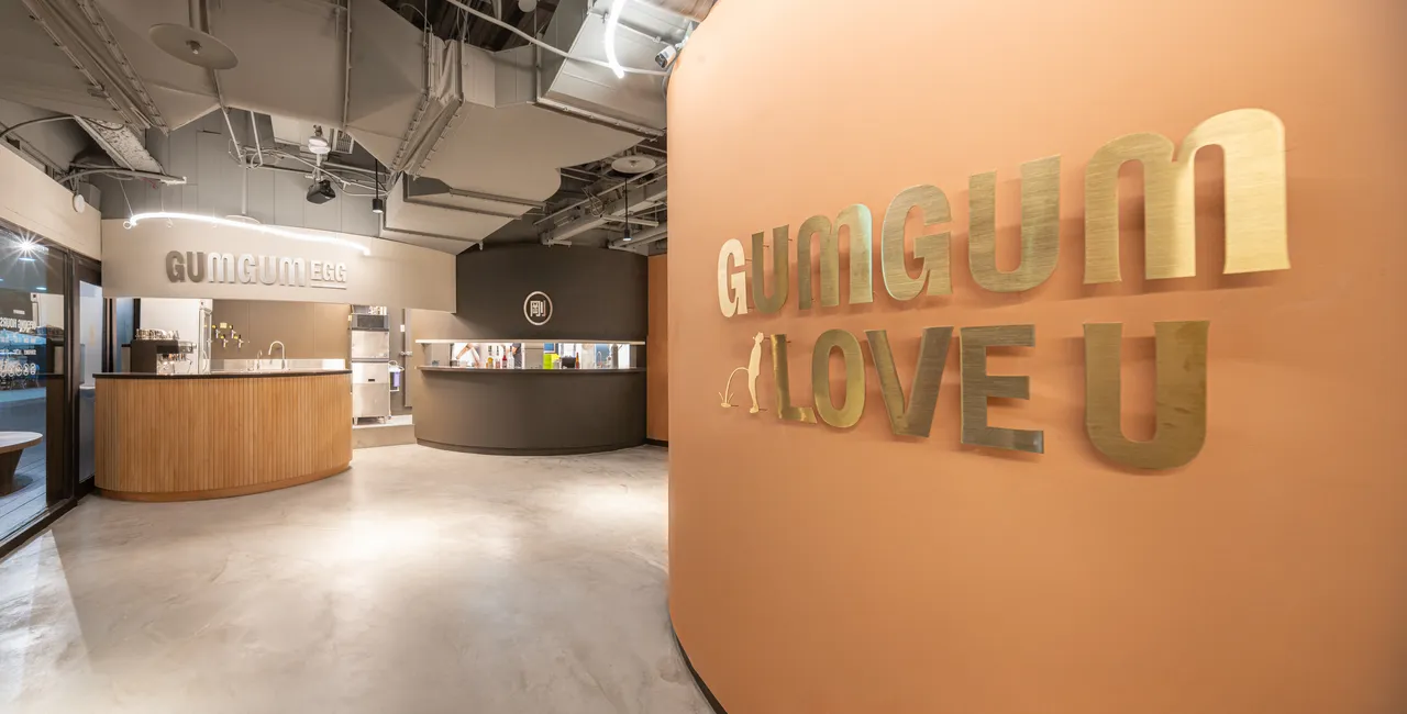 GUMGUM EGG室内空间89坪,共有约95个座位。业者提供