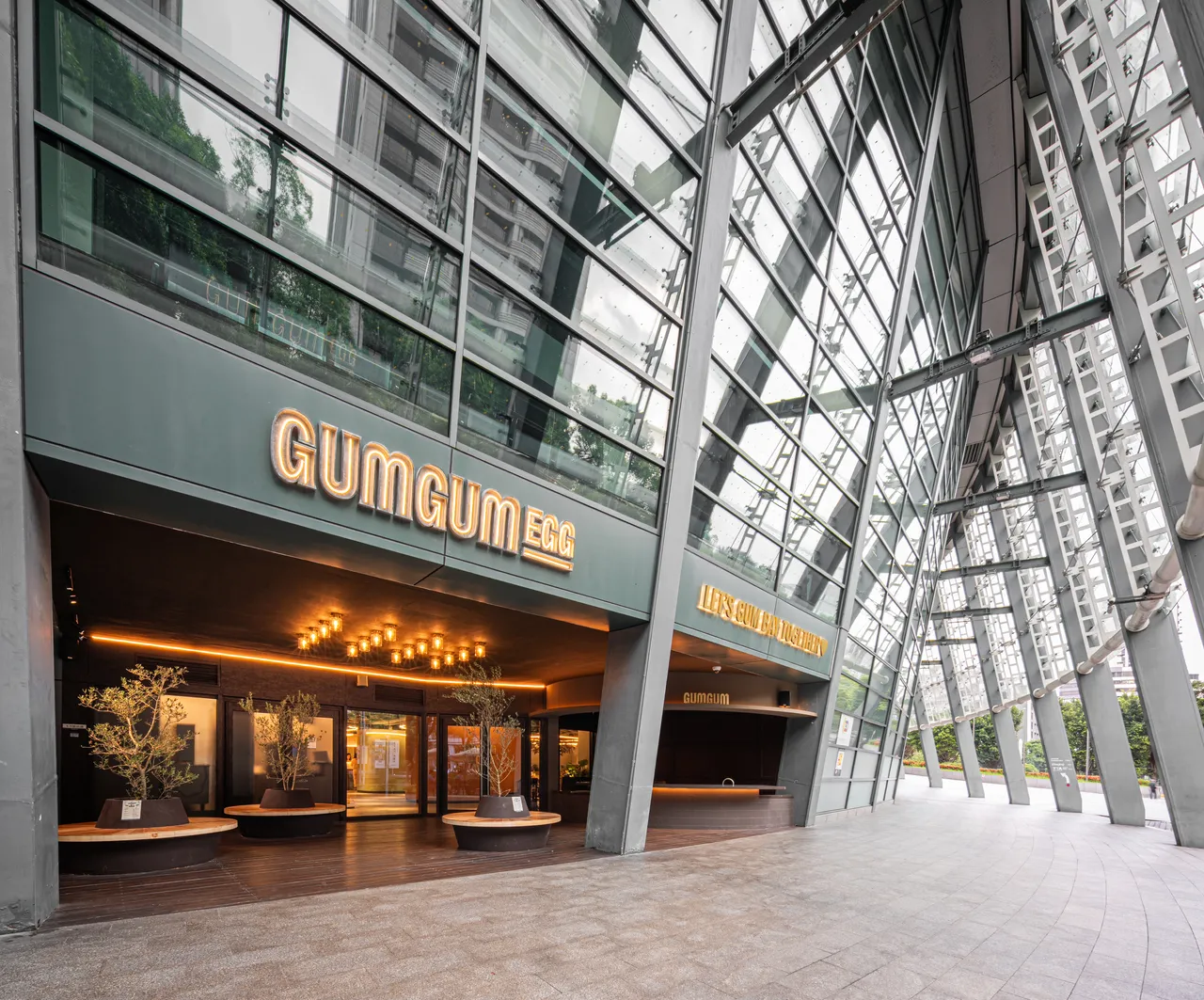 GUMGUM鸡翅啤酒餐厅全新进驻台北小巨蛋第一排。业者提供