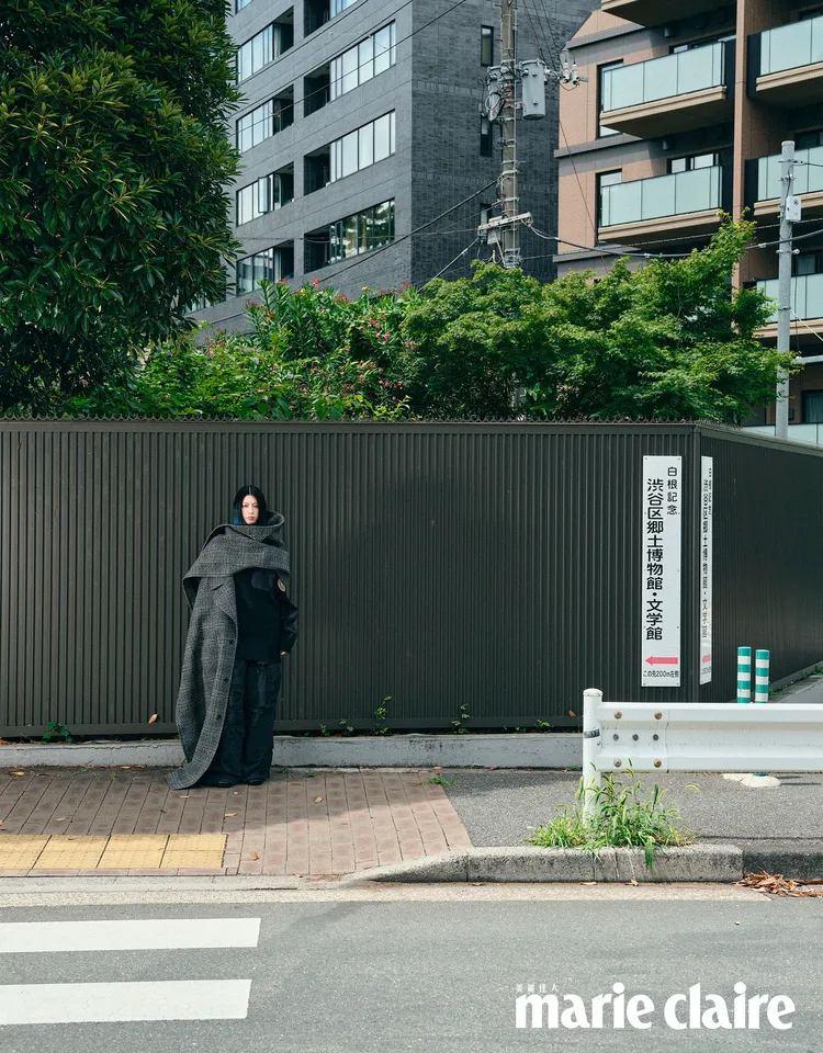 三吉彩花拍攝《Marie Claire美麗佳人》封面。《Marie Claire美麗佳人》國際中文版提供