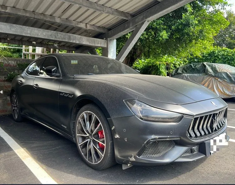 查扣瑪莎拉蒂。刑事局電信大隊提供