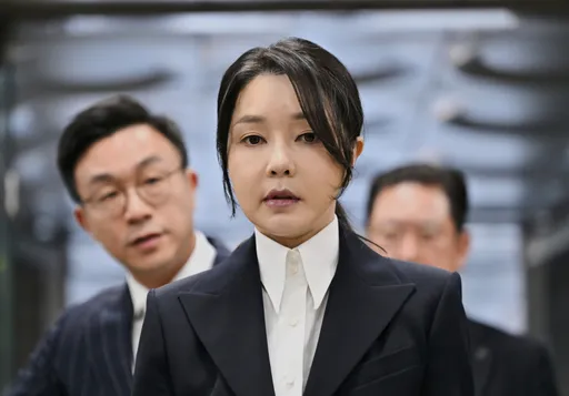 南韩首见!「最美第一夫人」沦阶下囚 尹锡悦夫妇同遭羁押起诉