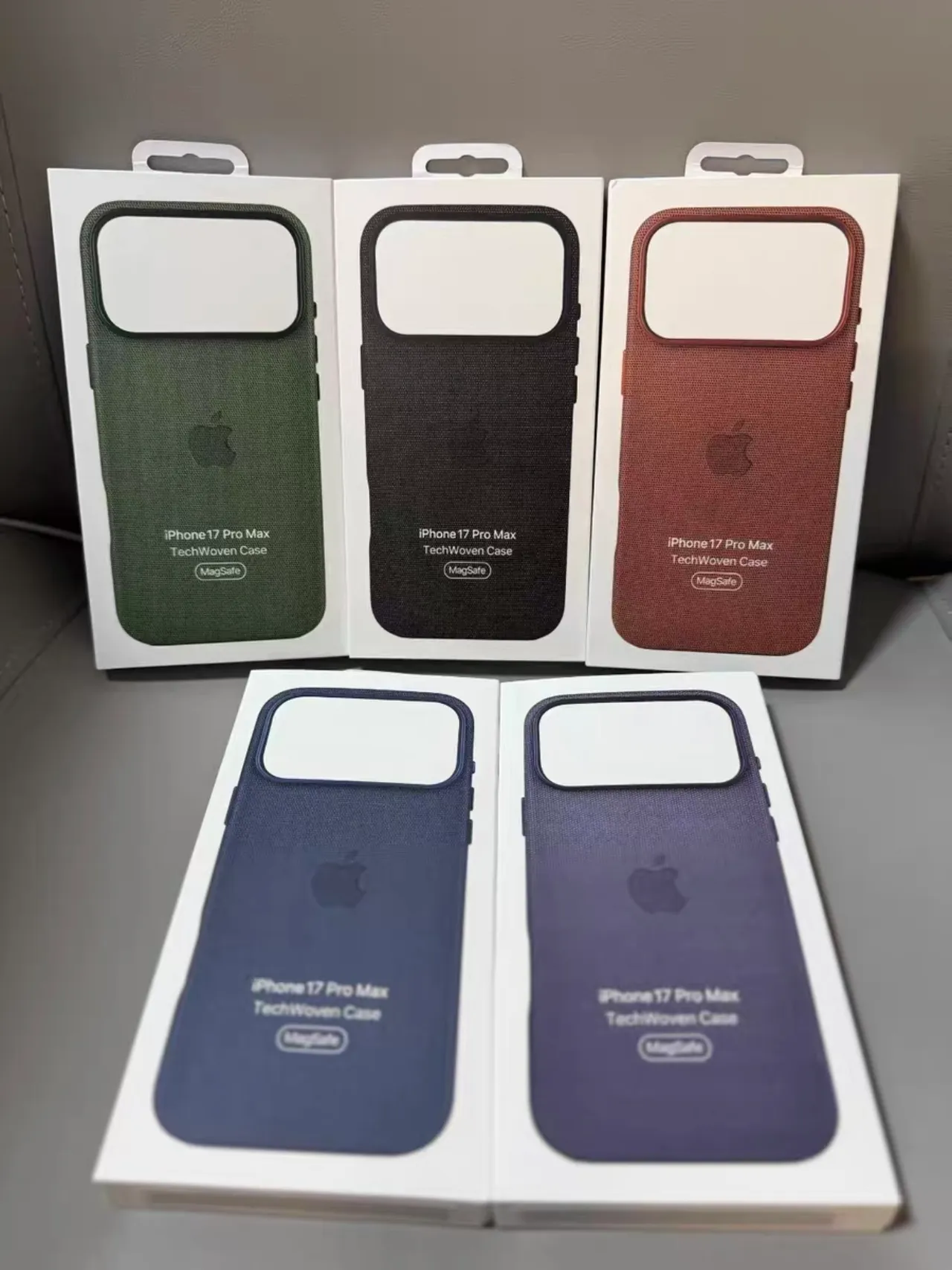 有著與官方極度相似的包裝同步曝光,TechWoven殼將支援MagSafe、Camera Control與掛繩配件,預計適用iPhone 17全系列。Majin Bu