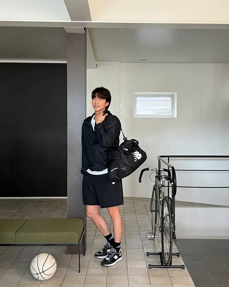 孔劉一身運動裝扮造型相當有少年感。翻攝孔劉IG