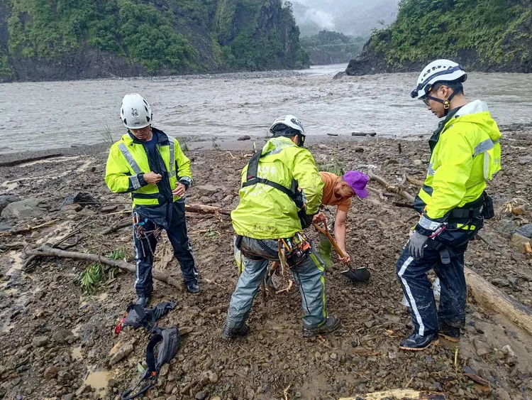 山區天候影響救援進度。讀者提供