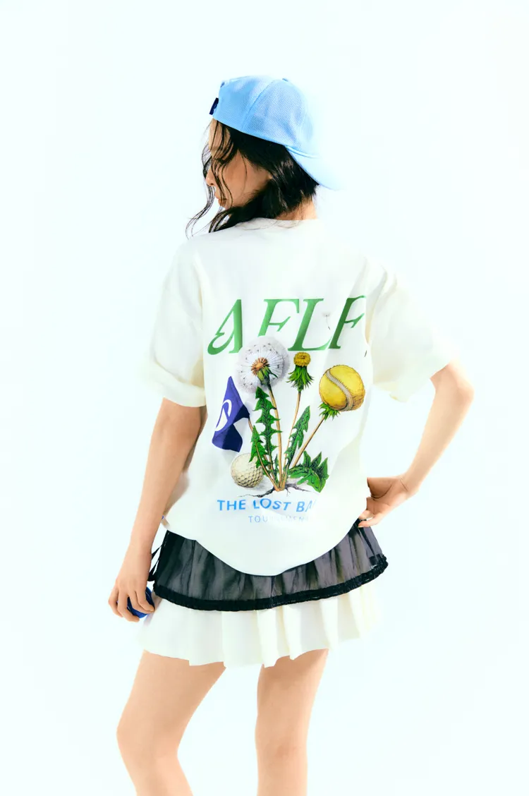 系列運用寬鬆版型、鮮明印花打造出隨性、優雅風格。品牌提供