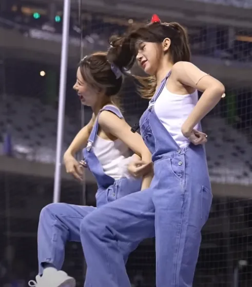 李珠珢被李雅英打臉超痛。翻攝「走一日球迷 台湾プロ野球チア」YT