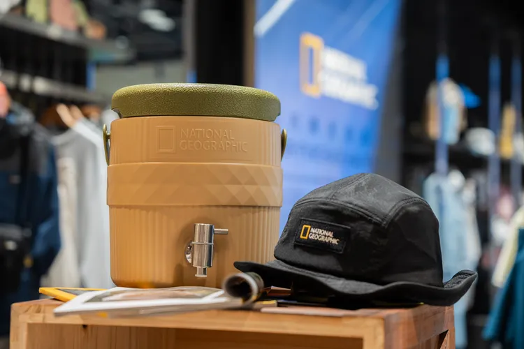 國家地理服飾新店開幕滿額贈露營儲水桶。品牌提供