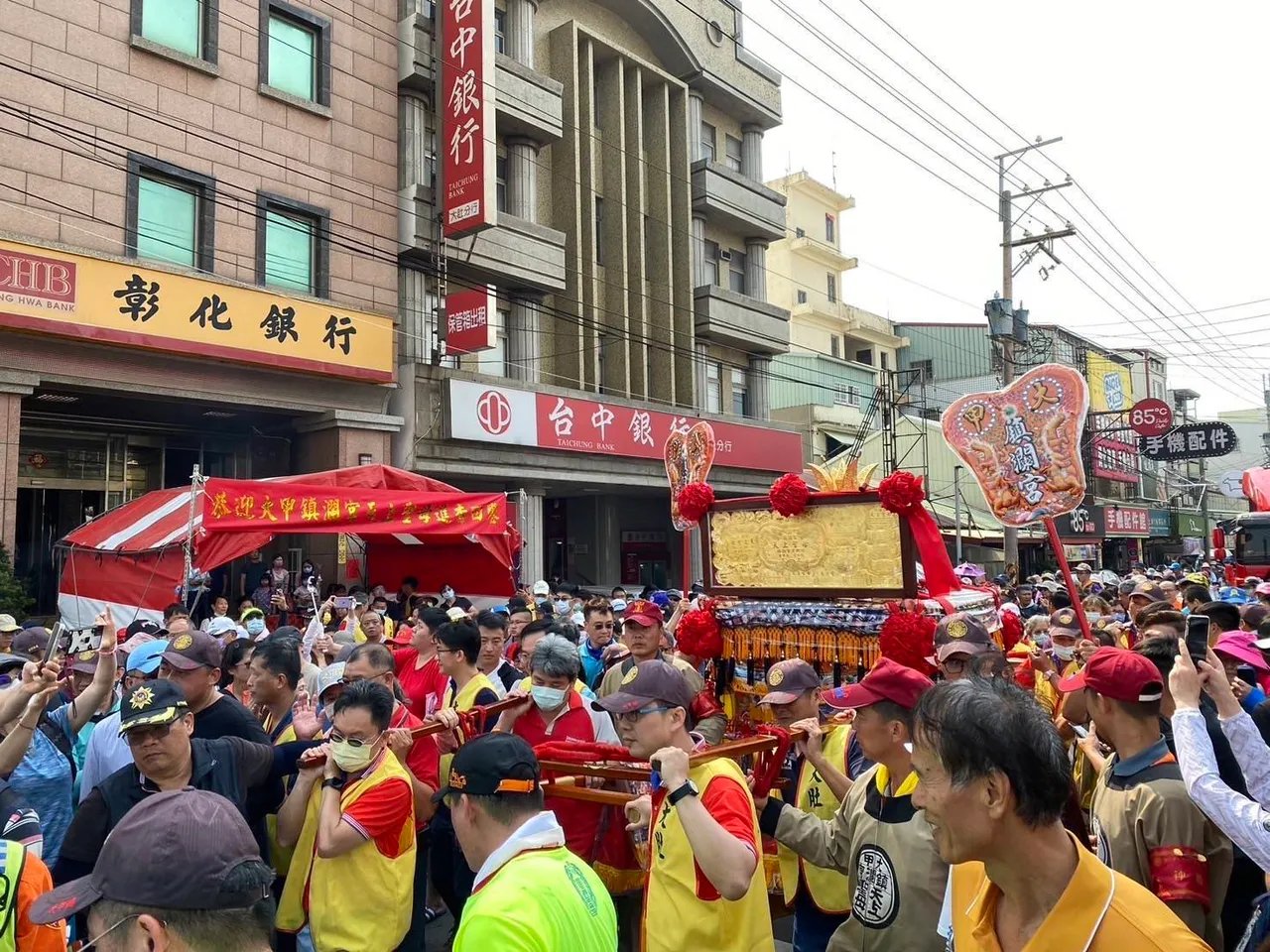 调查显示民众到各地区喜欢的游憩活动略有不同,以中部地区「宗教活动」的比例高。资料照
