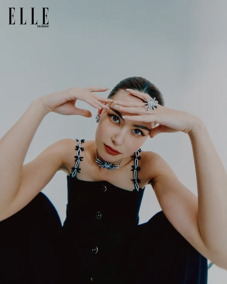 昆凌拍攝《ELLE》封面。《ELLE》國際中文版提供