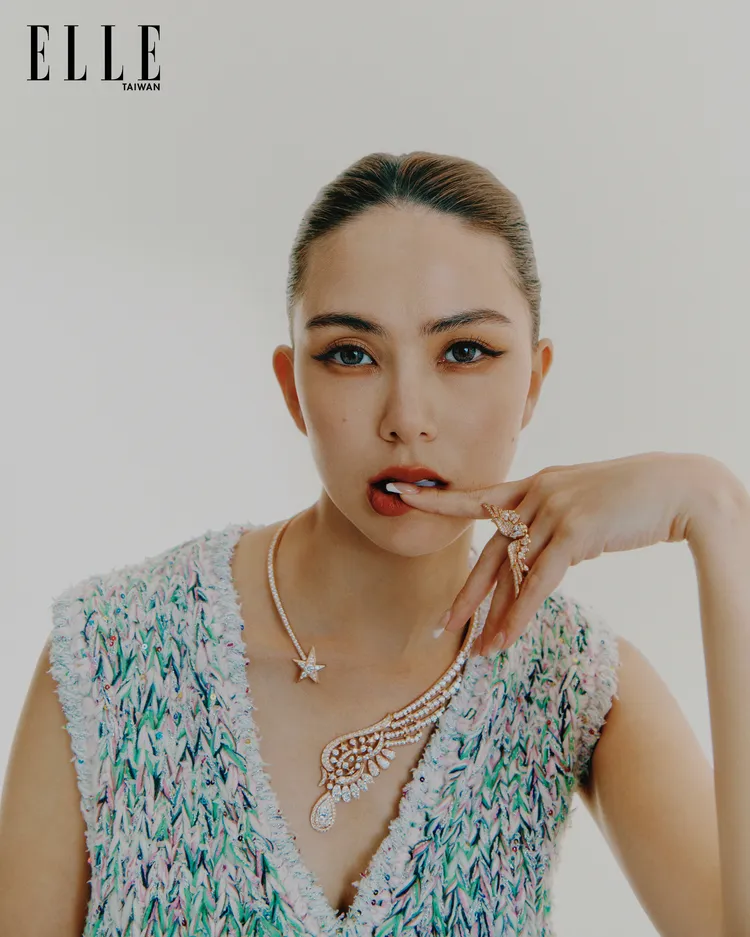 昆凌拍攝《ELLE》封面。《ELLE》國際中文版提供