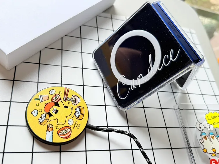 CASETiFY也提供多款設計的無線充電盤。趙筱文攝