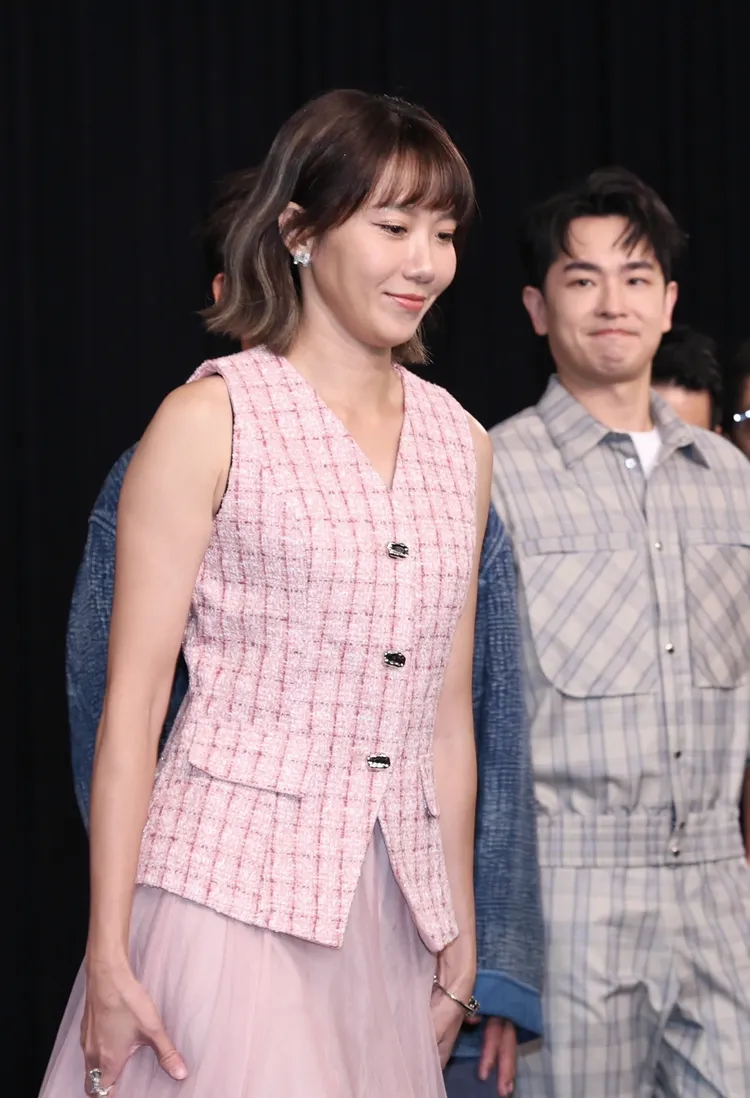 大牙微笑走上台。彭欣偉攝影