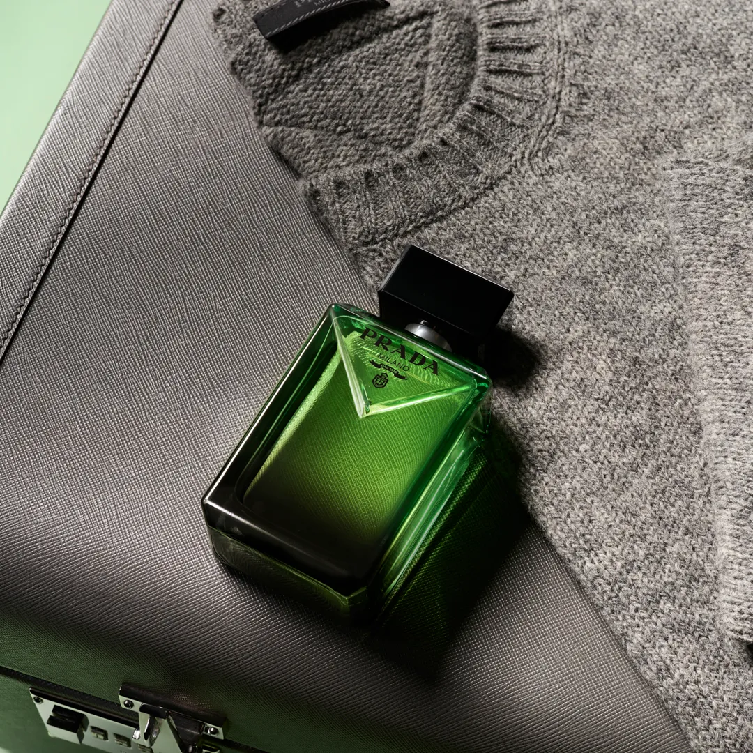 PRADA Paradigme重構本我男士淡香精,50ml/3650元、100ml/ 5150元。品牌提供