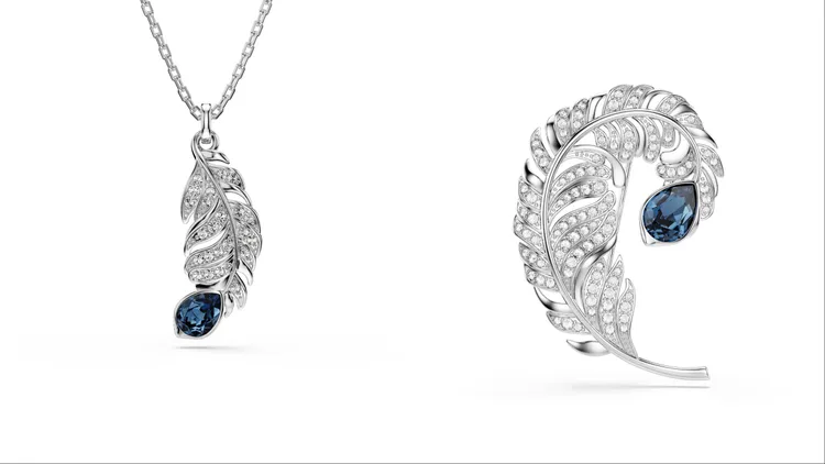 SWAROVSKI Idyllia鍊墜（左）、Idyllia胸針（右），各5300元。品牌提供