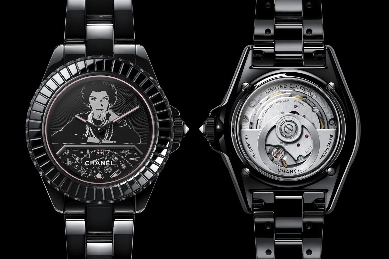 Mademoiselle J12 Blush Caliber 12.1腕錶，38mm，黑色高抗磨陶瓷與霧面黑色塗層精鋼錶殼，黑色漆面轉盤與香奈兒女士圖騰，黑色漆面長階梯形切割藍寶石水晶環圈，Caliber 12.1自動上鍊機械機芯（COSC認證），動力儲存約70小時，防水50米，鑲嵌1顆約0.16克拉明亮式切割鑽石，57萬6000元。品牌提供