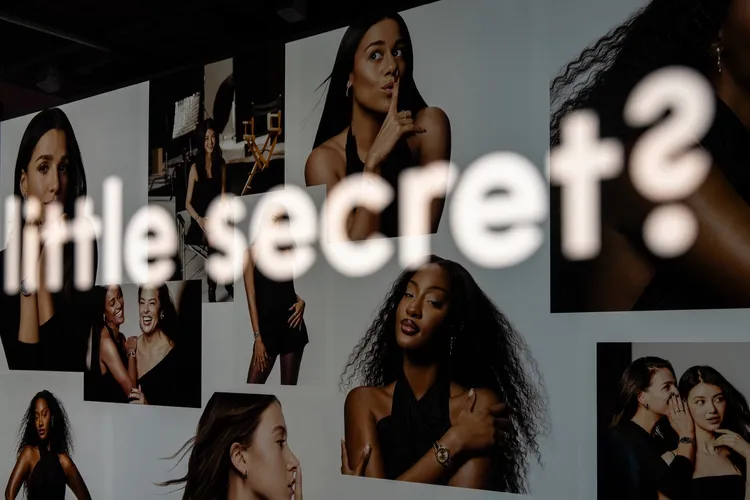 OMEGA在成都舉辦「密語時空」主題腕錶展。品牌提供