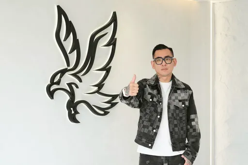 蹦闆挨轟「二手價比官網貴」 親上線回擊:代購不代表賣便宜