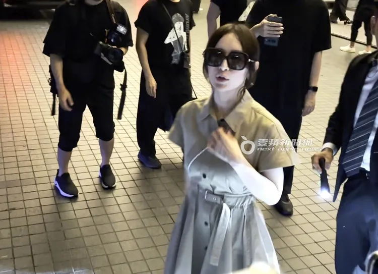 濱崎步熱情回應粉絲「I Love You Too」。特勤中心攝