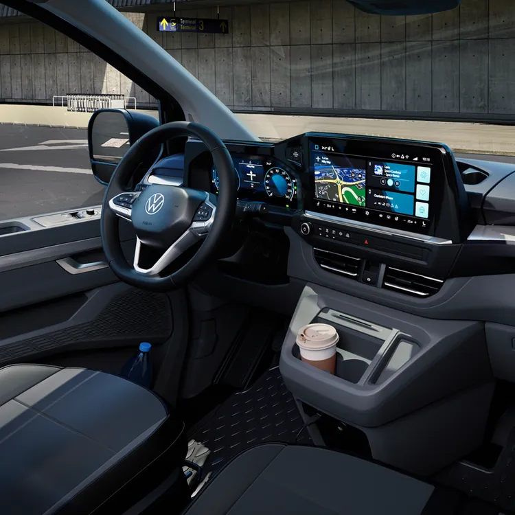 駕駛區域導入12吋數位儀表與13吋觸控多媒體系統，營造簡潔現代的數位座艙感受。業者提供