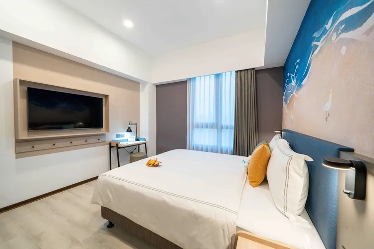 易遊網「澎湖福容徠旅」獨家首賣專案下殺45折起，雙人入住「閱旅客房」平日每晚含稅3300元起。業者提供