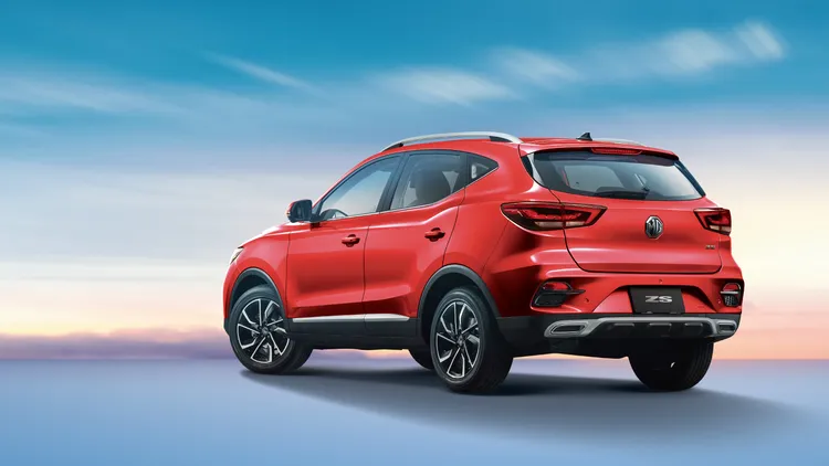 新車除補齊現行 ZS 車系編成，更同步導入全新車色「魔荔紅」。業者提供