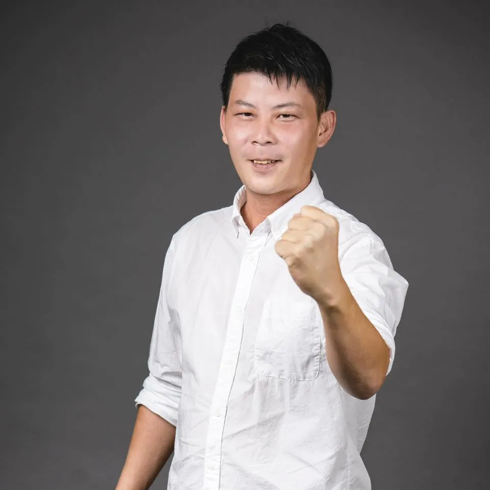 被称为「最强菜农」的林佳新不满表示,「救灾能不能干点实事?」翻摄林佳新脸书