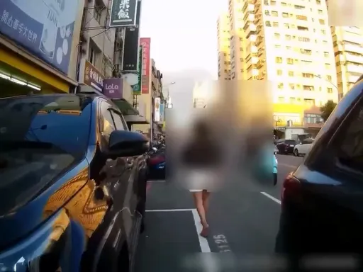 機車人肉佔汽車停車位!波麗士大人出手了