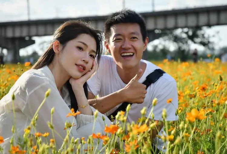 網紅牛排及老婆妮妮常一起拍片。翻攝牛排IG