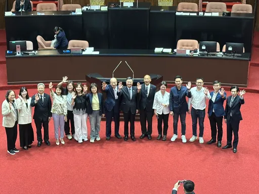 212天史上最長會期落幕!韓國瑜發言柯建銘鼓掌、卓榮泰現身致意