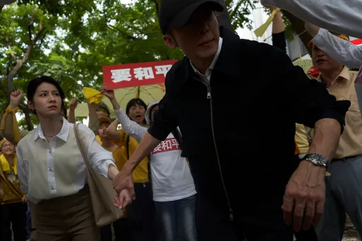 連俞涵戀上高橋一生不用翻譯 遭追捕打贏黑衣人