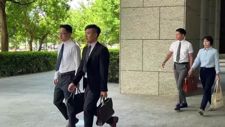 承辦的主任檢察官與檢察官上午9時30分到庭。張沛森攝
