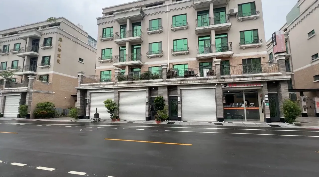 吳男經營的私廚位於台南市東區,人均收費約2000元卻以麵店、小吃店申請登記。讀者提供