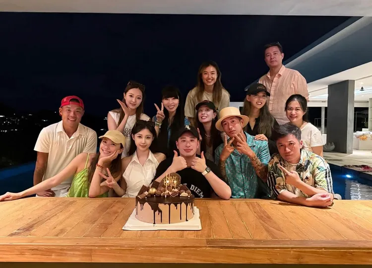 潘瑋柏與親友一同慶生。翻攝宣云IG