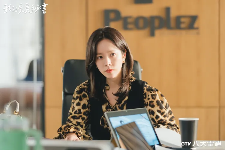 韓志旼表示導演把李浚赫拍得太完美，她下戲後不敢素顏，怕觀眾幻滅。八大電視提供