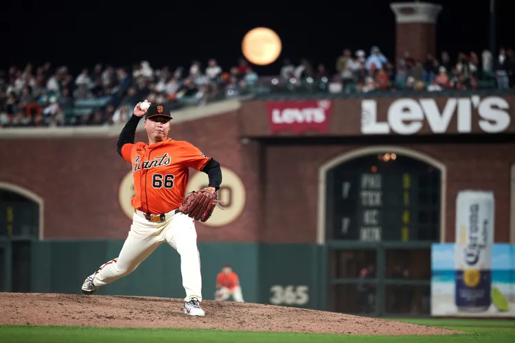 鄧愷威投5局未失分。路透