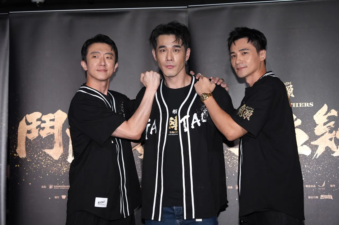张怀秋(左起)、黄腾浩和是元介。摄影中心摄