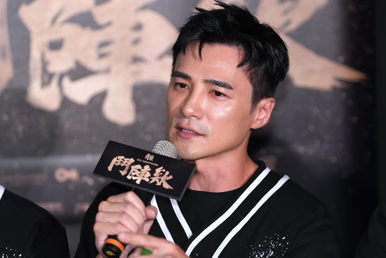是元介有床戏。摄影中心摄